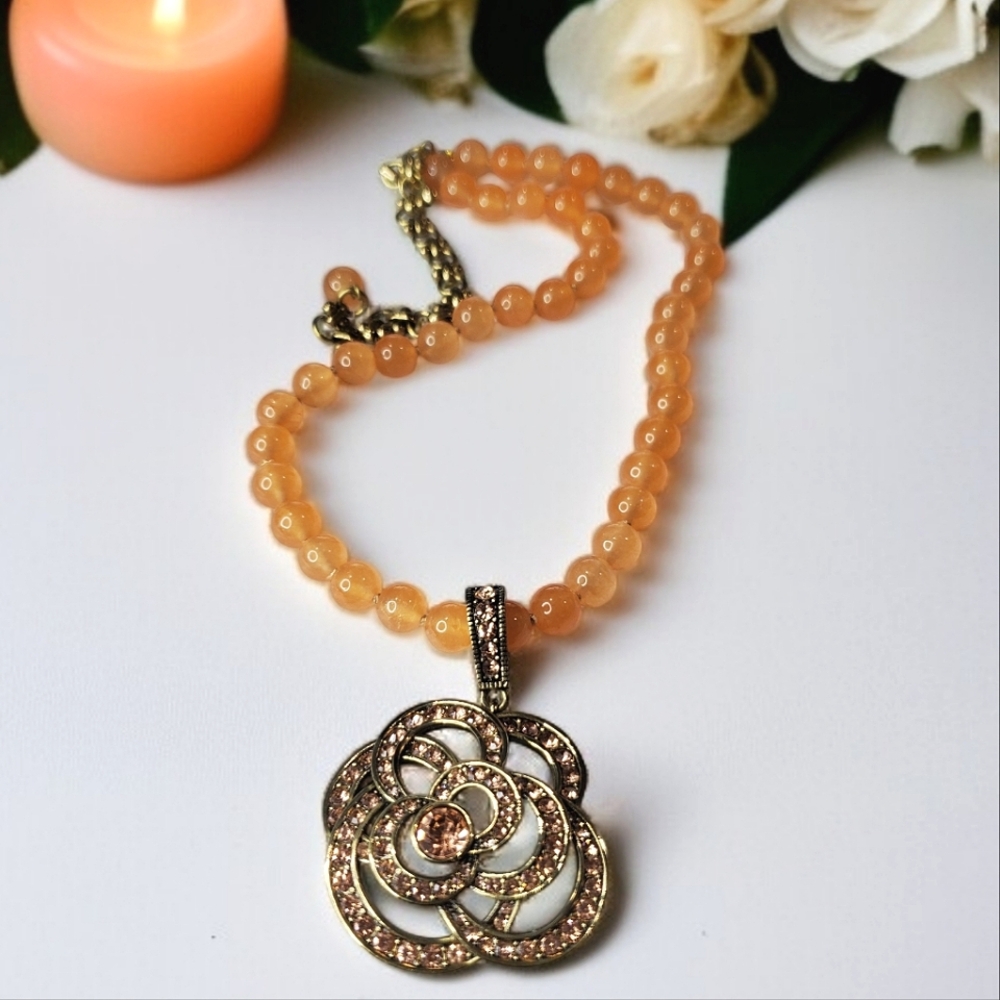 HEIDI DAUS Beautiful Jeweled Beaded Flower Necklace